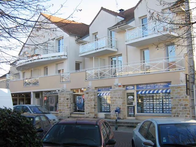 Appartement 2 pieces 42m2 a vendre a Vaux-le-Pénil - Photo 1/9