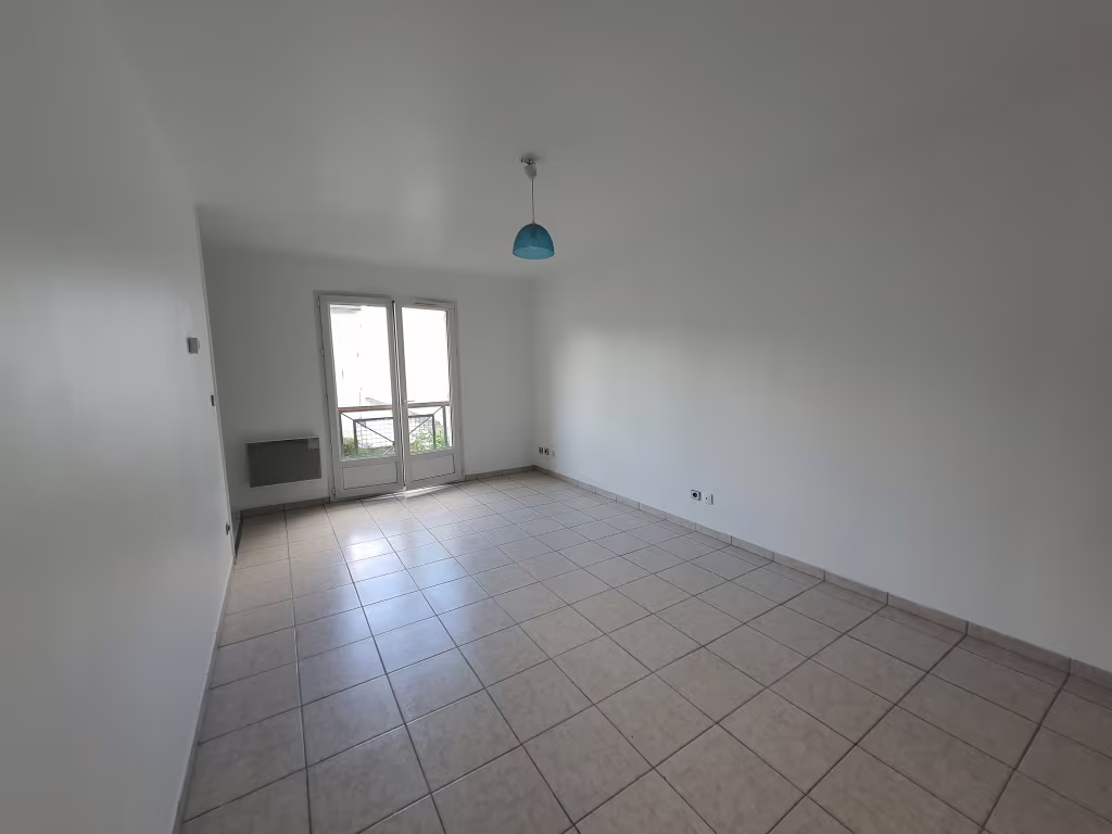 Appartement 1 piece 28m2 a louer a Dammarie-les-Lys - Photo 2/5