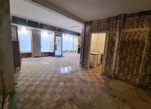 Murs commerciaux 152m2 a vendre a Melun