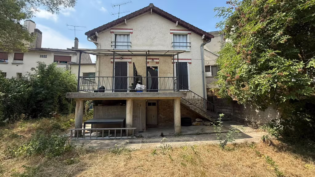 Immeuble 6 pieces 141m2 a vendre a Melun - Photo 1/8