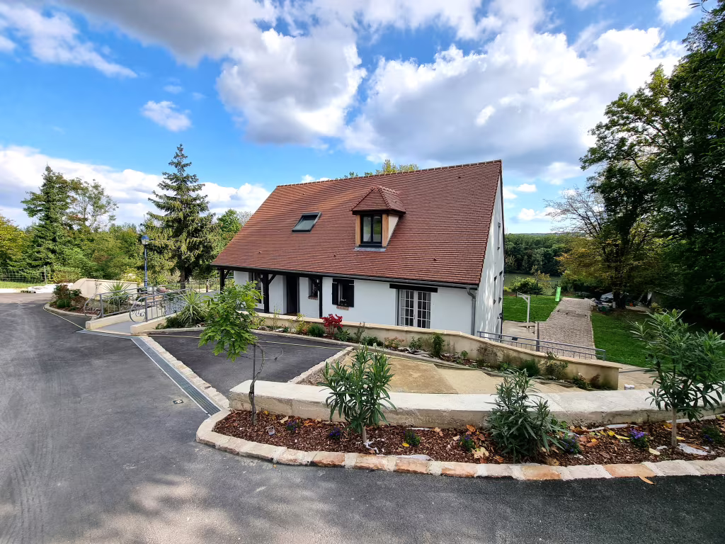 Maison 10 pieces 300m2 a vendre a Boissettes - Photo 1/19