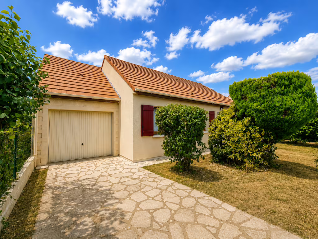 Maison 4 pieces 73m2 a vendre a Vaux-le-Pénil - Photo 1/14