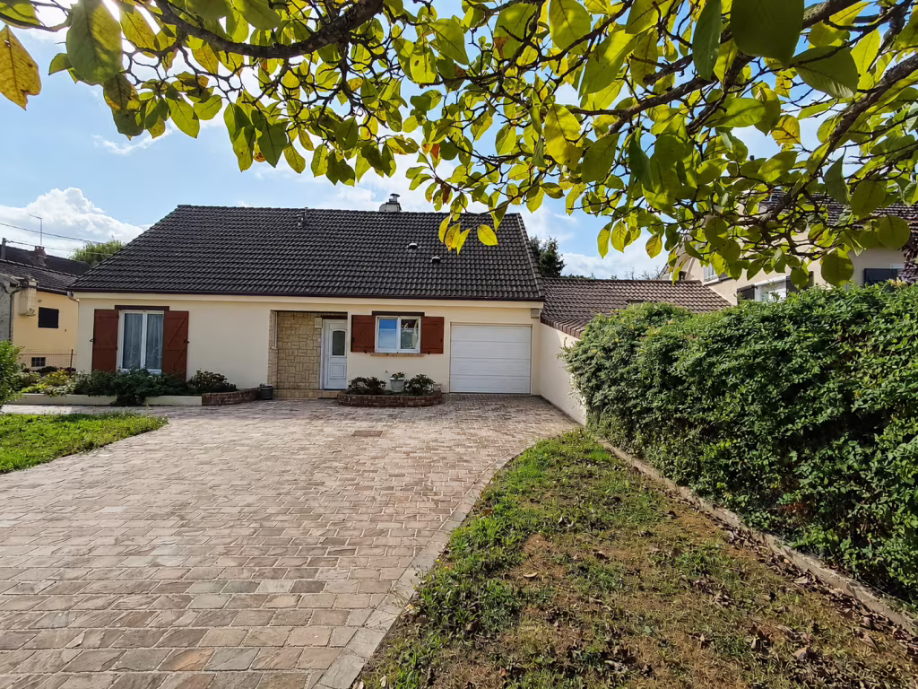 Maison 6 pieces 132m2 a vendre a Vaux-le-Pénil - Photo 1/11