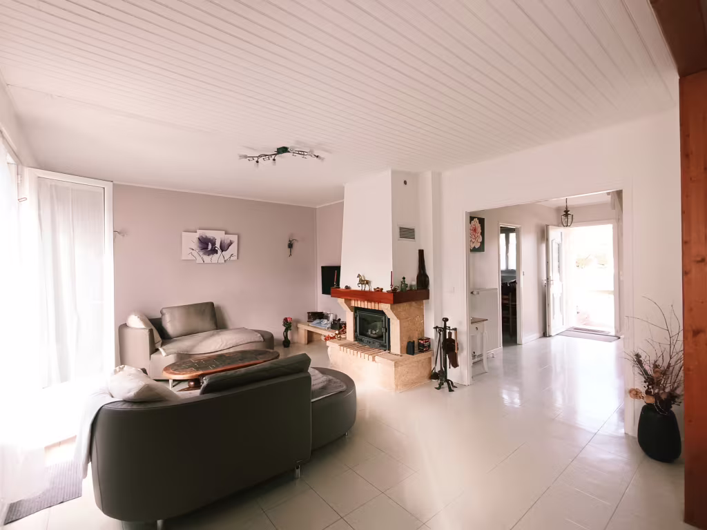 Maison 6 pieces 132m2 a vendre a Vaux-le-Pénil - Photo 2/11