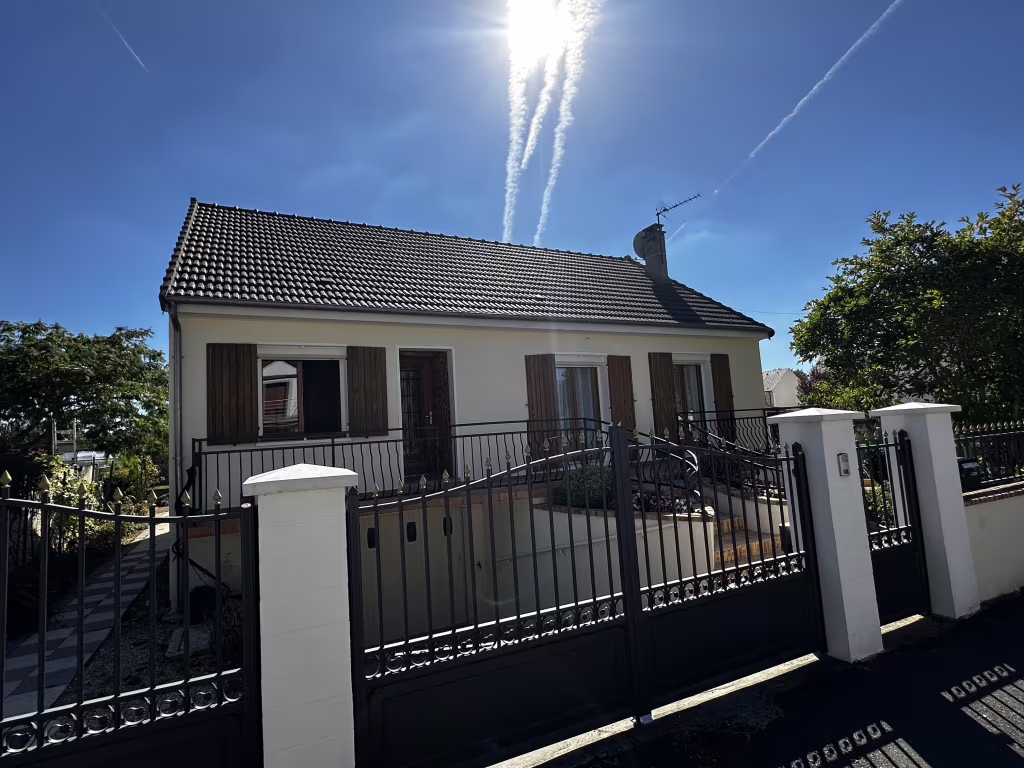 Maison 4 pieces 103m2 a vendre a Vaux-le-Pénil - Photo 1/13